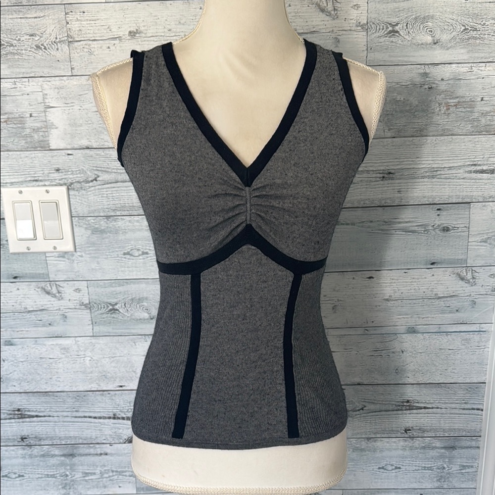 MAGASCHONI SLEEVELESS V-NECK SWEATER